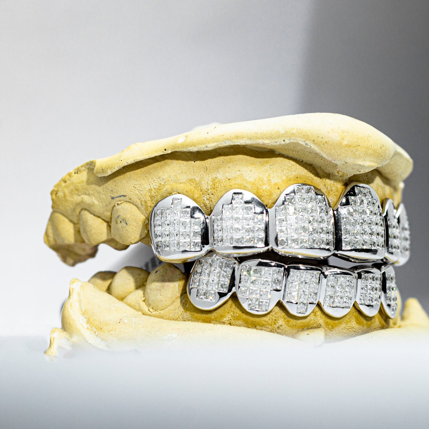 Custom Invisible Setting VVS Diamond Grillz Top OR BOTTOM Princess Cut Invisible Setting Iced Out Moissanite Grillz